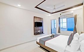 Super Townhouse Tulip Hotel Vadodara India